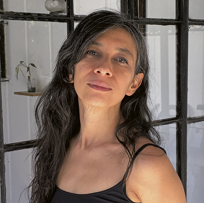 Resenha Regina José Galindo Divulgação out.21