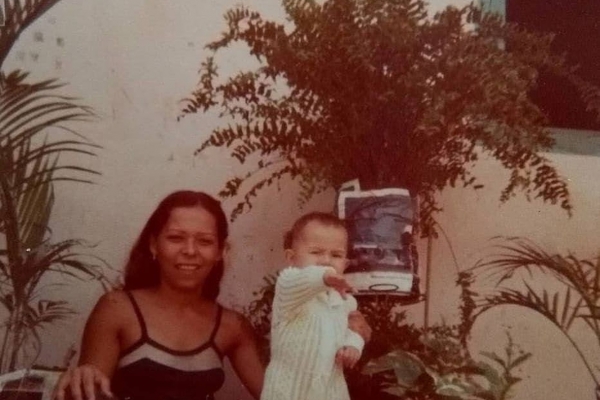 luciany-aparecida-e-a-mãe,-luci-iara-vieira-alves467DA0EC-31C9-00D4-841C-36C0885C37B5.jpg