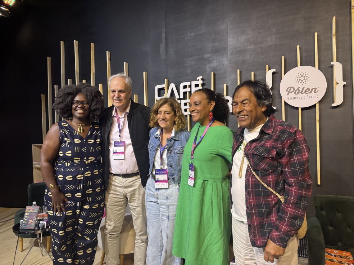 Selma Dealdina Mbaye, Carlos Nobre, Miriam Leitão, a mediadora Flávia Oliveira e Ailton Krenak 