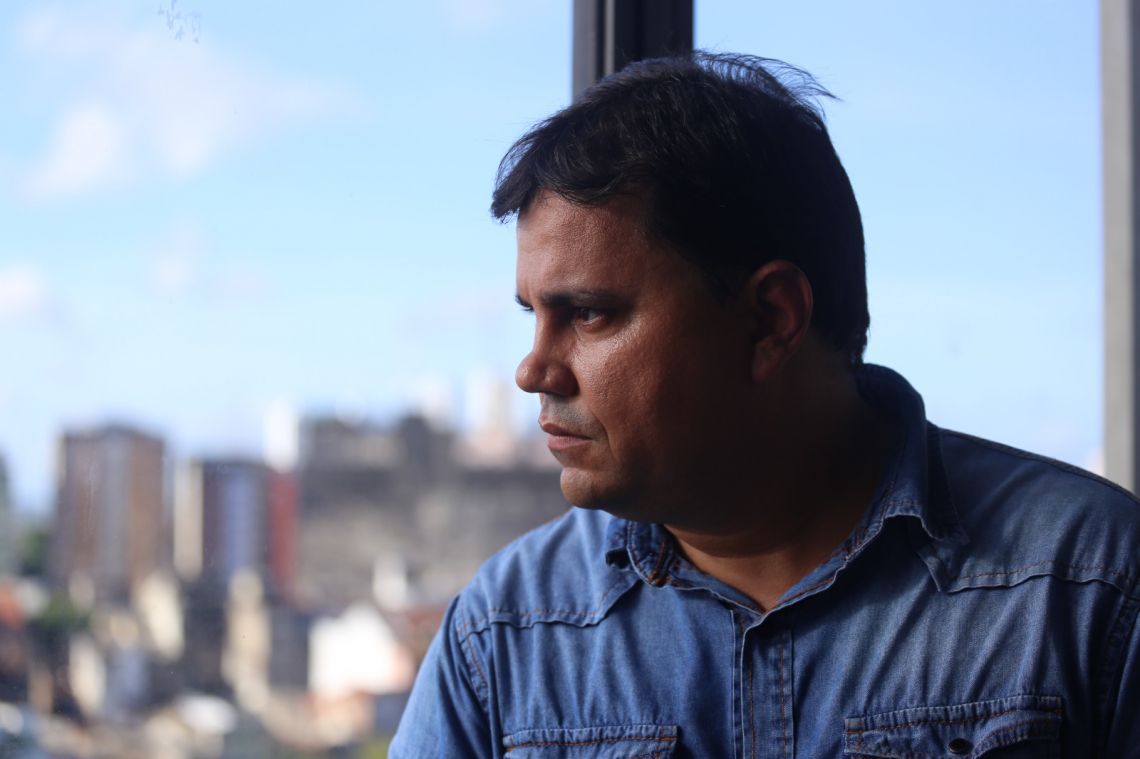 No prefácio do livro, o escritor Marcelino Freire avisa: 
